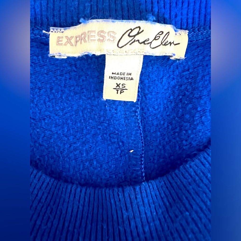Express Sweater - Picture 5 of 5